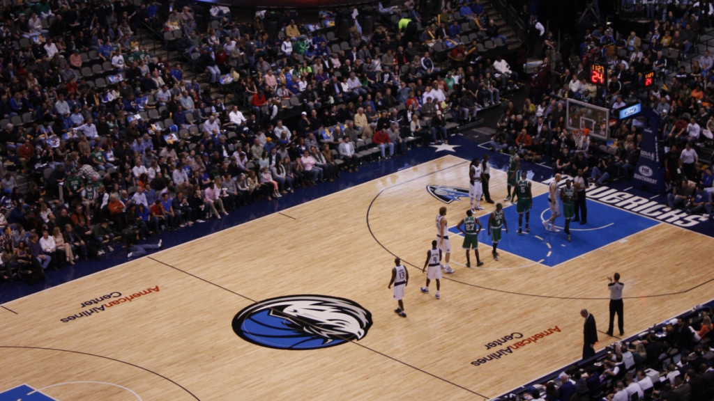 American-Airlines-Center-Mavericks-Beitragsbild-im-Text