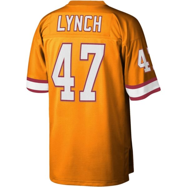 Lynch Bucs back